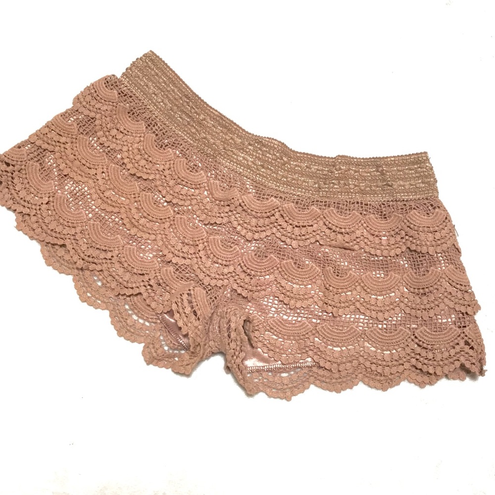 S&S • Tiered Short Shorts